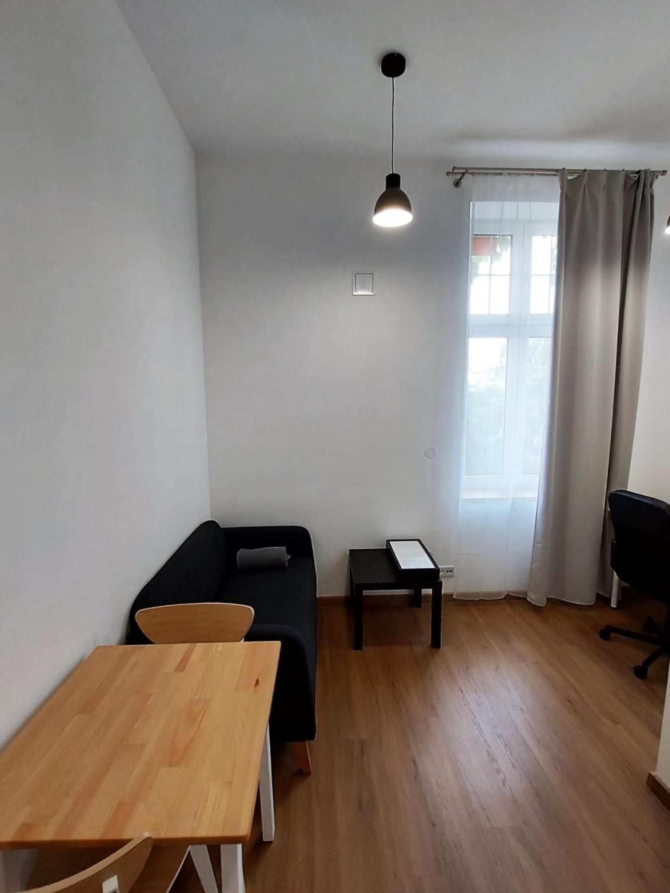 Old Town Stage Apartment One Krasków Exterior foto